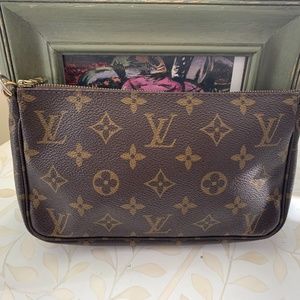 Louis Vuitton Monogram Pochette